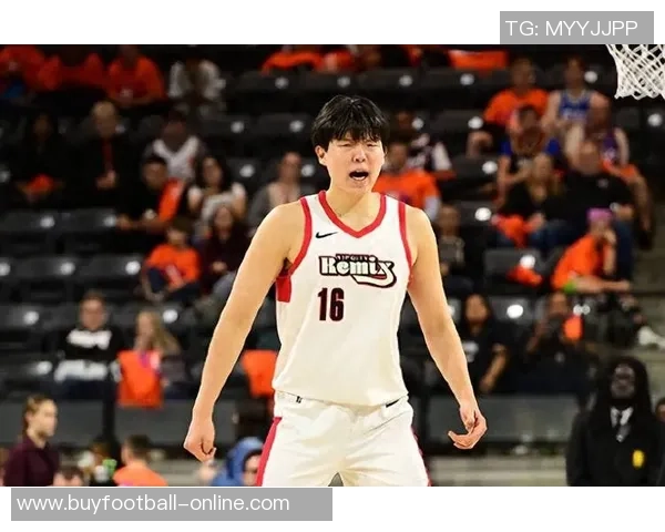 轻松突破对手防线杨瀚森精准直塞助攻队友三分球命中 轻松突破对手防线杨瀚森精准直塞助攻队友三分球命中