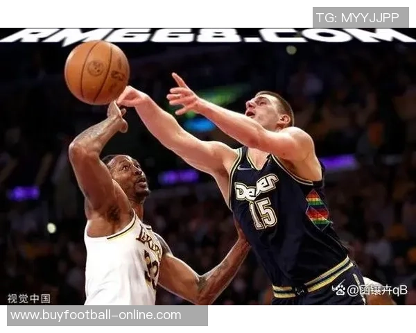 霍华德称约基奇腰背力量惊人自言为合同拼尽全力 霍华德称约基奇腰背力量惊人自言为合同拼尽全力