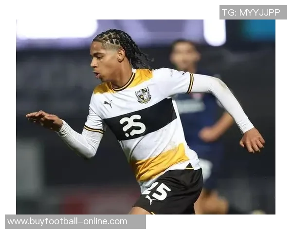 维拉官方宣布签下17岁梅斯前锋马乔转会费达1200万欧元