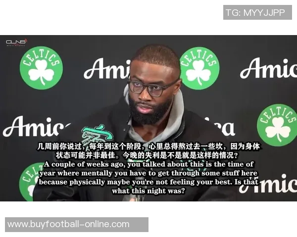 杰伦布朗轻松发挥9投5中贡献15分7篮板4助攻展现全能实力