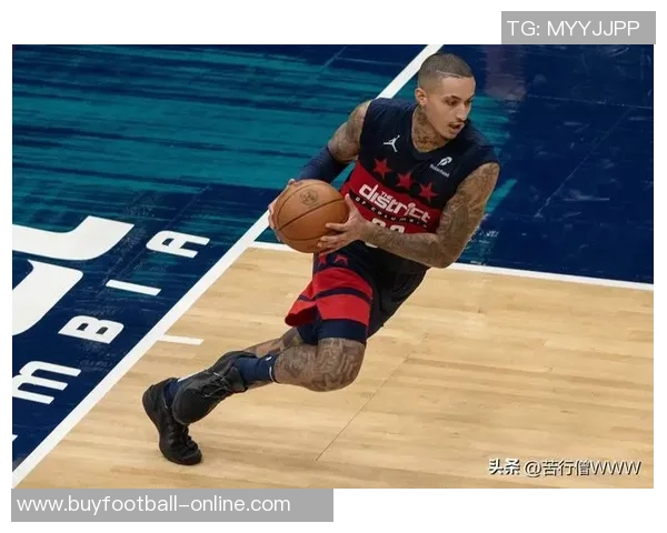 尼克斯全员发力半场领先黄蜂25分哈特表现出色三球状态低迷 尼克斯全员发力半场领先黄蜂25分哈特表现出色三球状态低迷