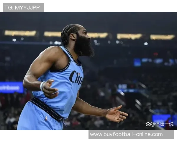 鲍威尔单场投中9记三分手感火热观察对手防守策略